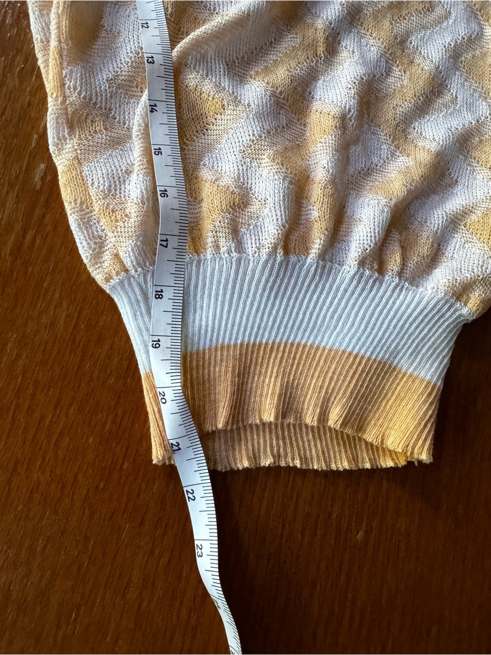Vintage Peach and White Chevron Knit V-Neck Pullover - Picture 5 of 6